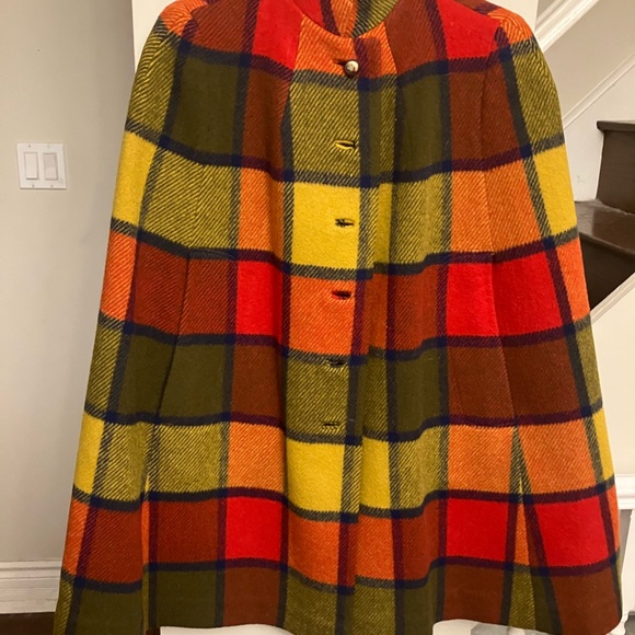 Plaid Multicolor Women's Cape Coat - Picture 7 of 9